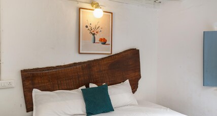 UndergroundVilla Room Type - Couples room2