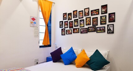 Urban Stays Backpackers Hostel Room Type - Deluxe Private AC Room with Ensuite Bathroom