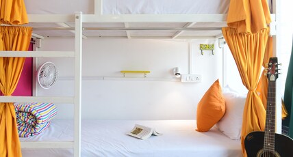 Urban Stays Backpackers Hostel Room Type - Bed in 4 Bed Mixed AC Dormitory Room with Ensuite Bathroom