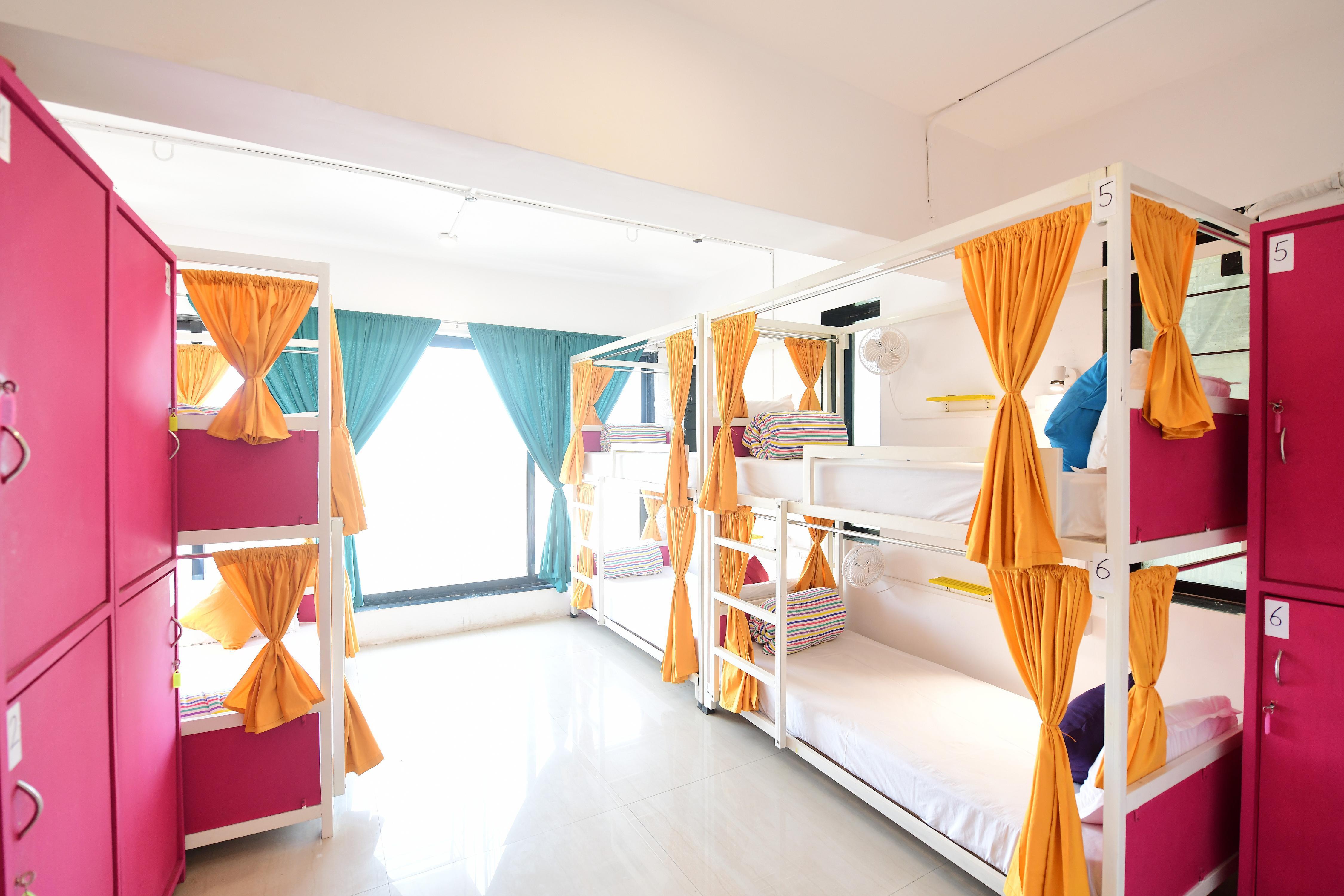 Urban Stays Backpackers Hostel Room Type - Bed in 6 Bed Mixed AC Dormitory Room with Ensuite Bathroom
