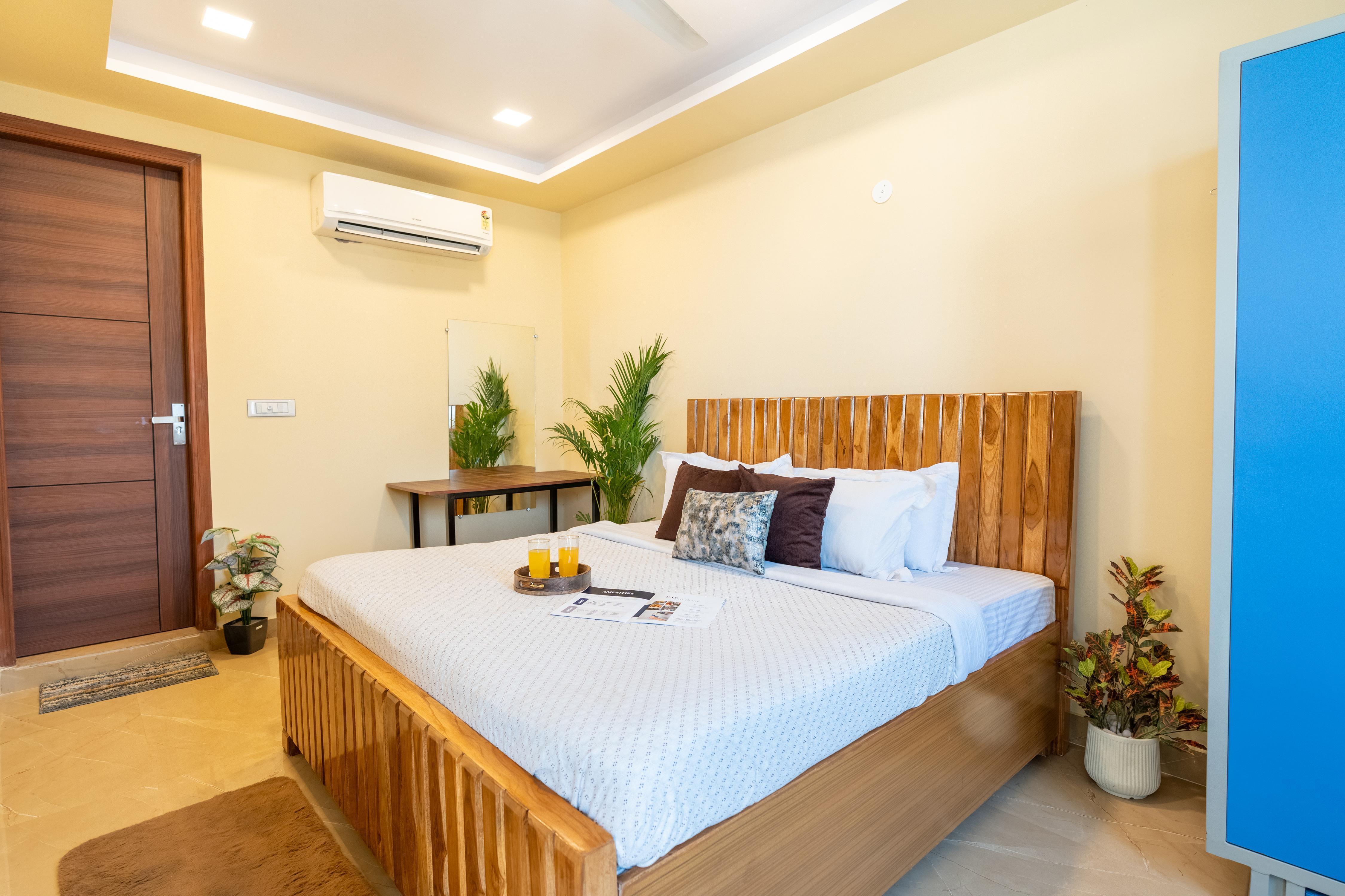 Homlee-Value 1 BR Central Delhi with terrace view & lift - Tap to explore photos