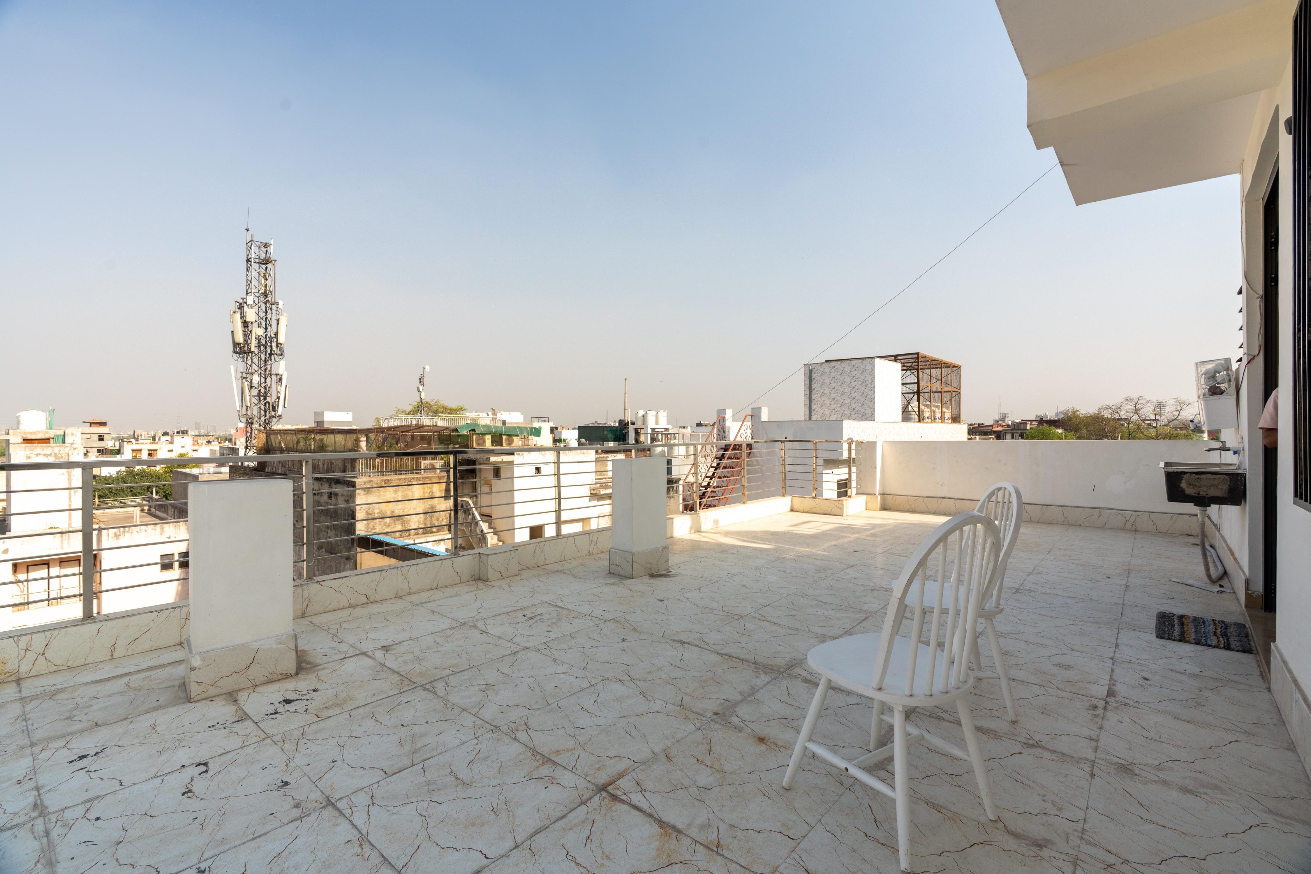 Homlee-Value 1 BR Central Delhi with terrace view & lift - Tap to explore photos