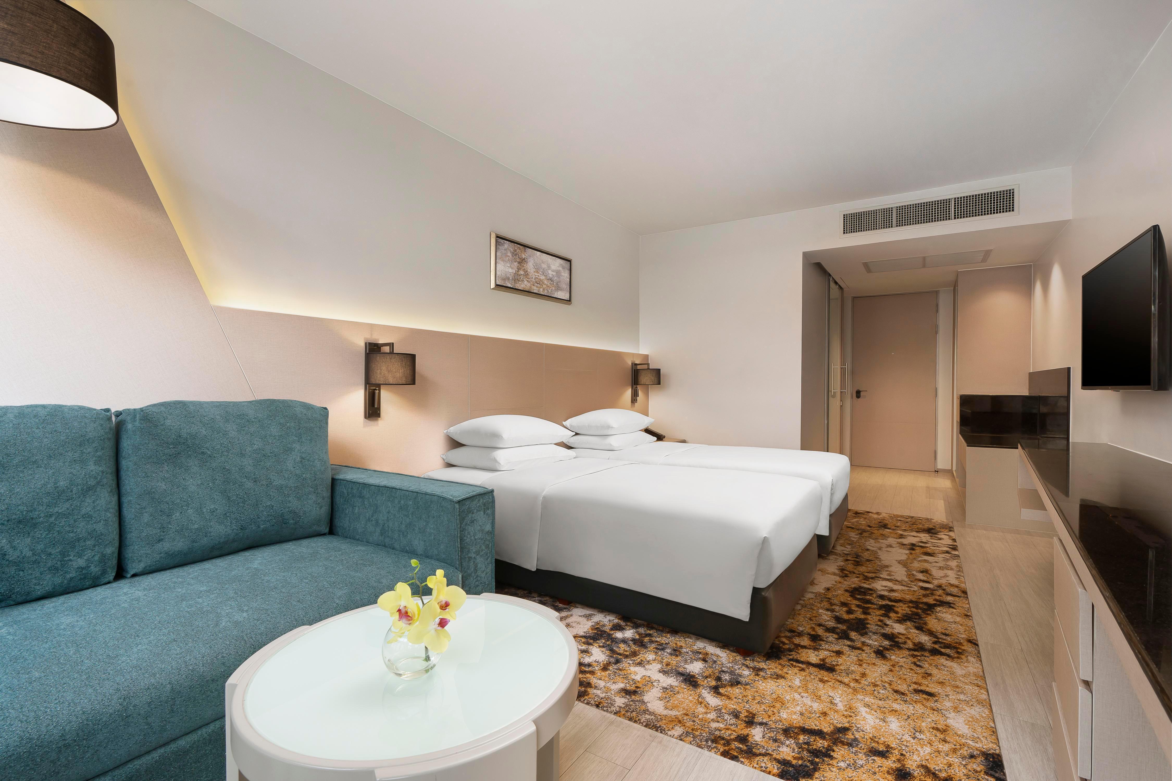 Hyatt Place Bangkok Sukhumvit 1 - Tap to explore photos
