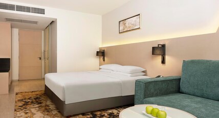 Hyatt Place Bangkok Sukhumvit 1 Room Type - 1 King Bed Deluxe (with Sofa Bed) Hyatt Place Bangkok Sukhumvit 1 Room Type - 1 King Bed Deluxe (with Sofa Bed)