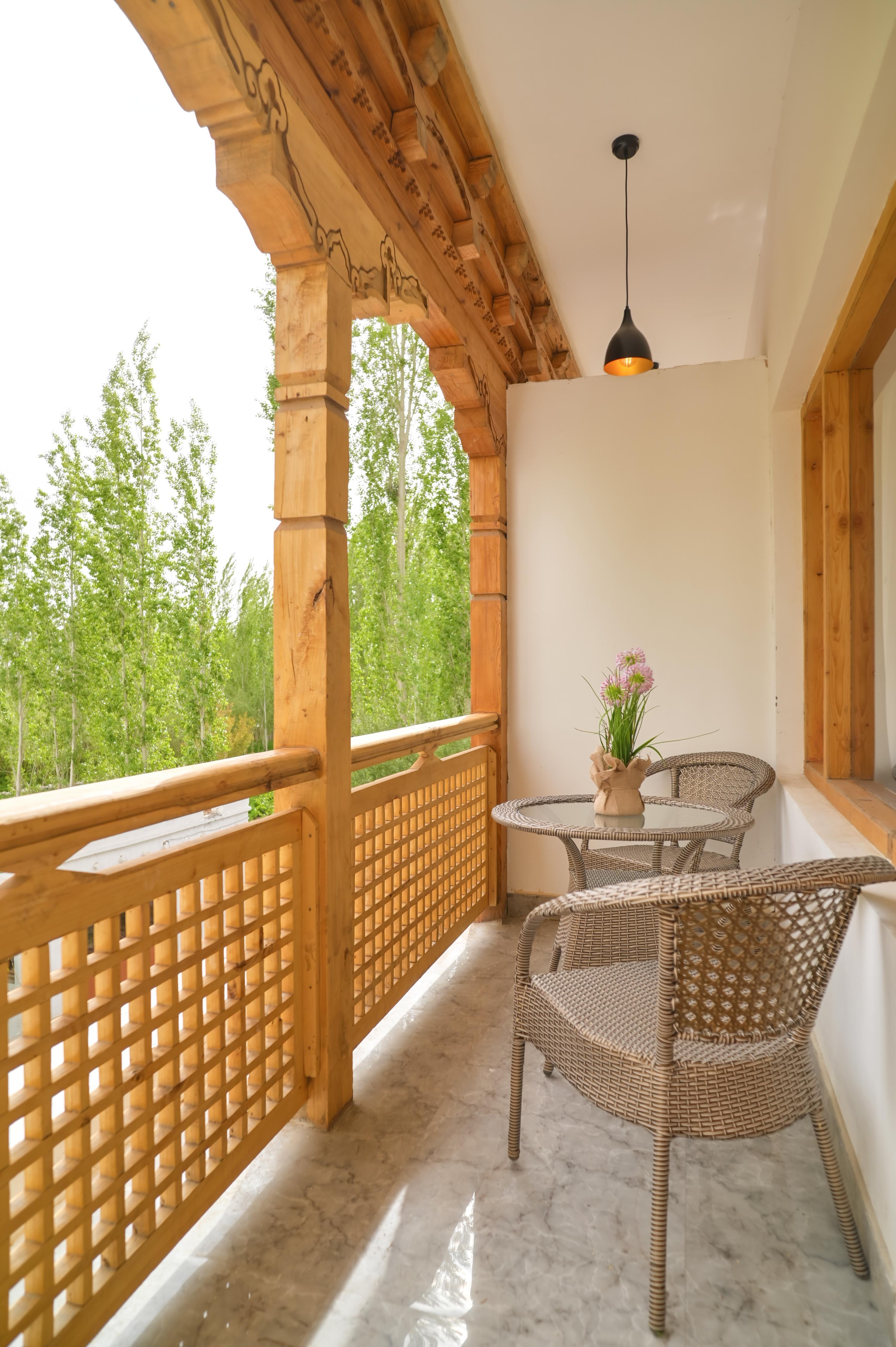 LADAKH HILLS | LUXURY BOUTIQUE HOTEL - Tap to explore photos