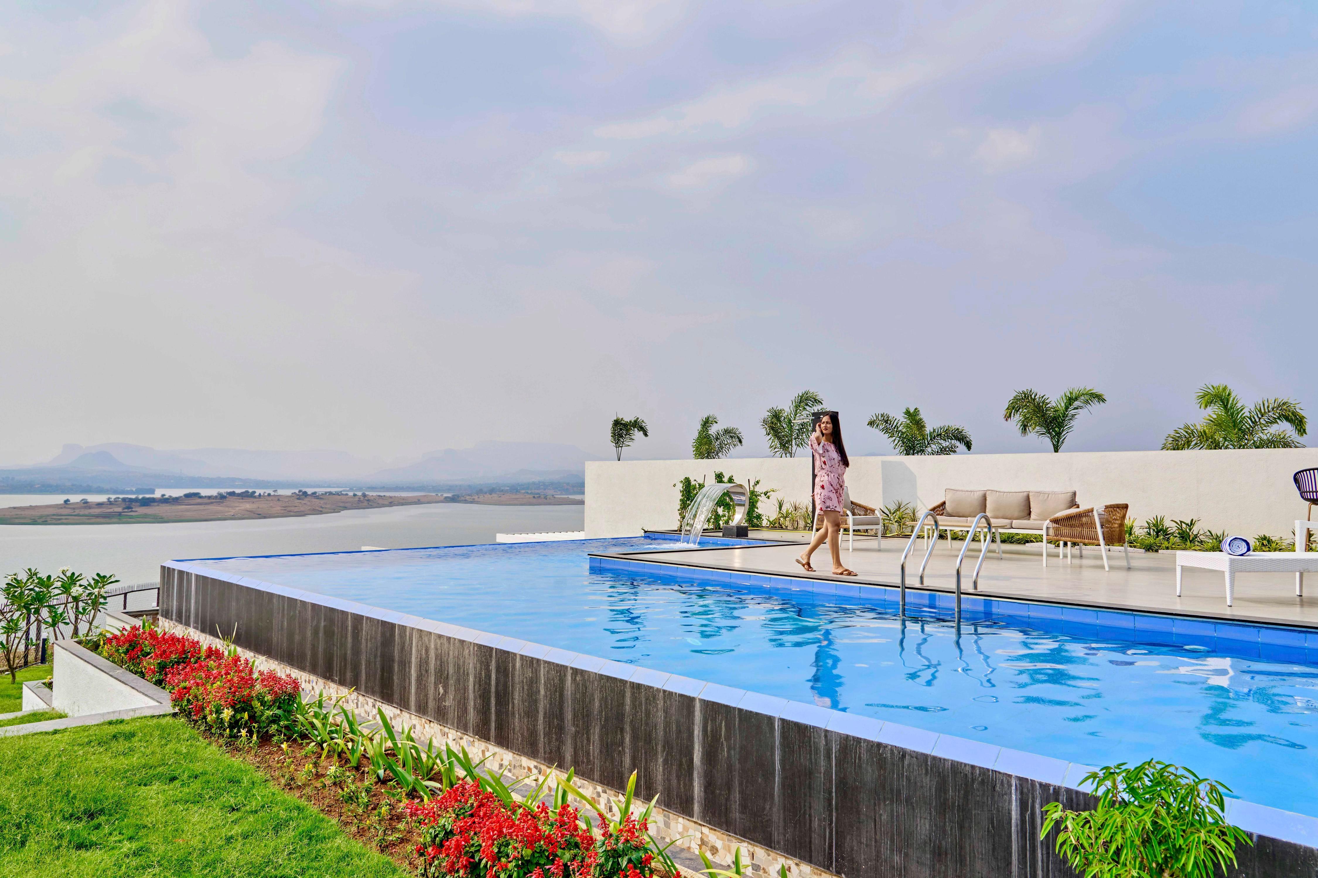 SaffronStays Sol Crest