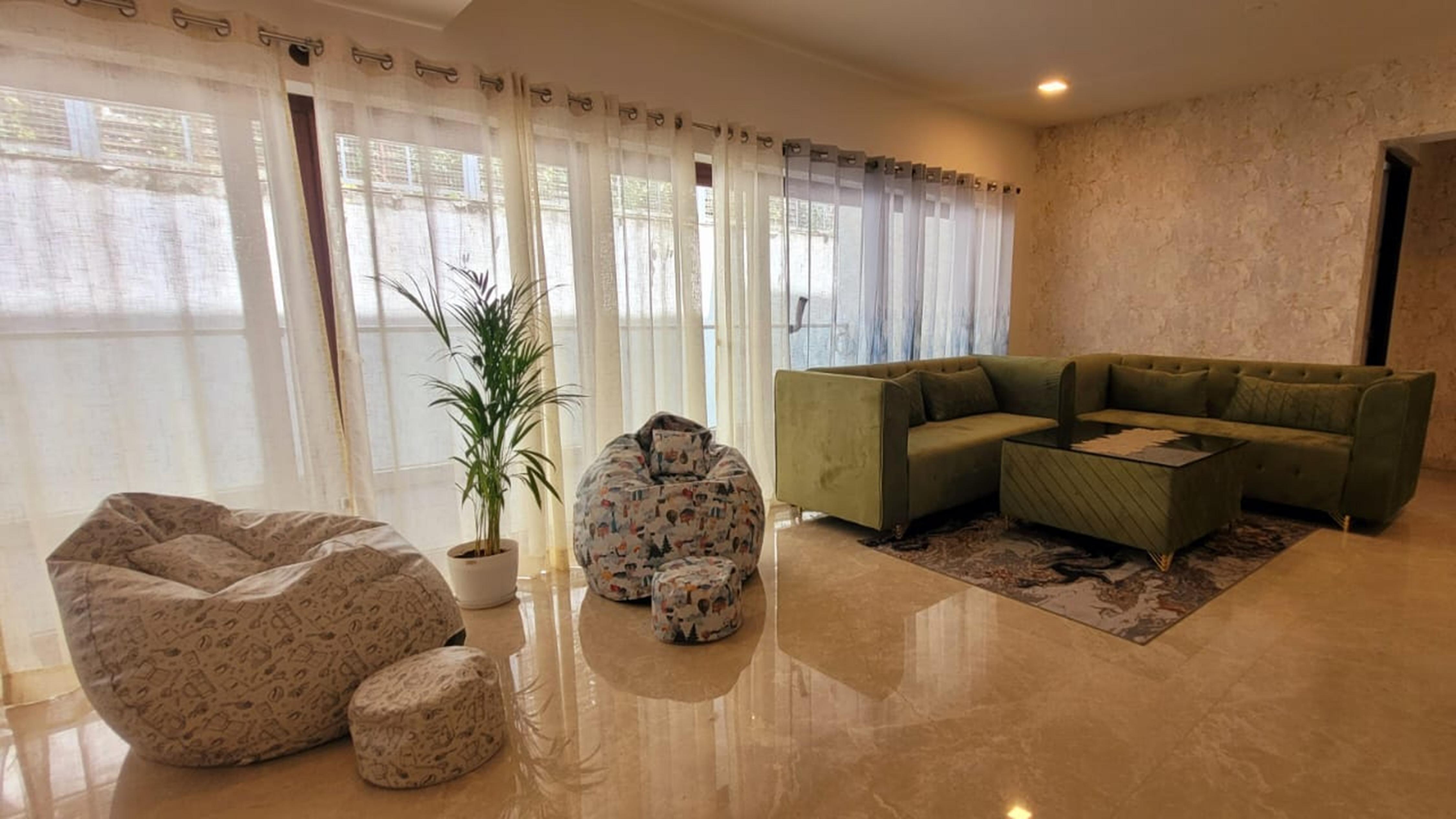 BFL Guest House Bangalore- Merez-1, Bangalore - Tap to explore photos