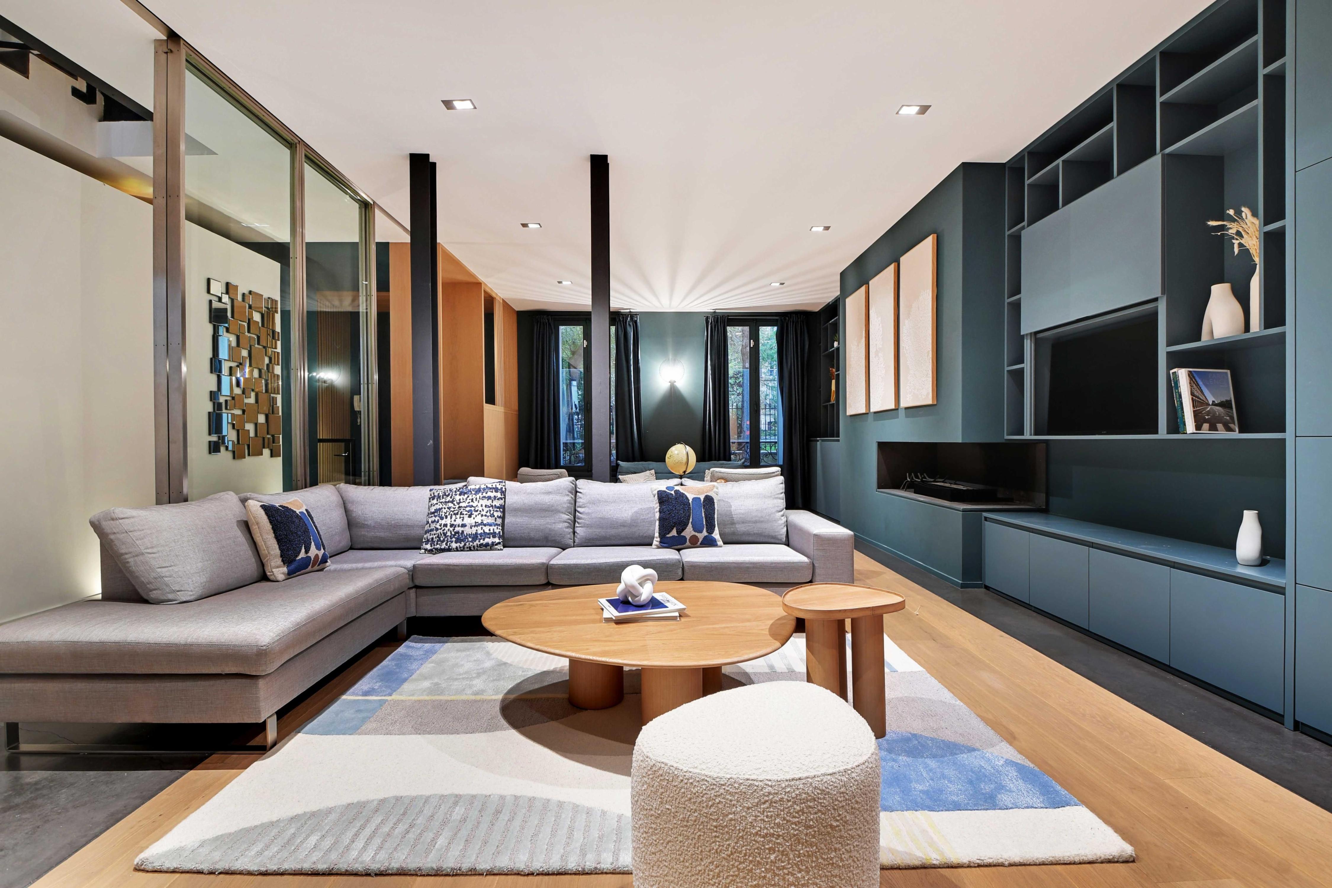 Stunning Mansion with Pario - 4BR/10P - Ternes
