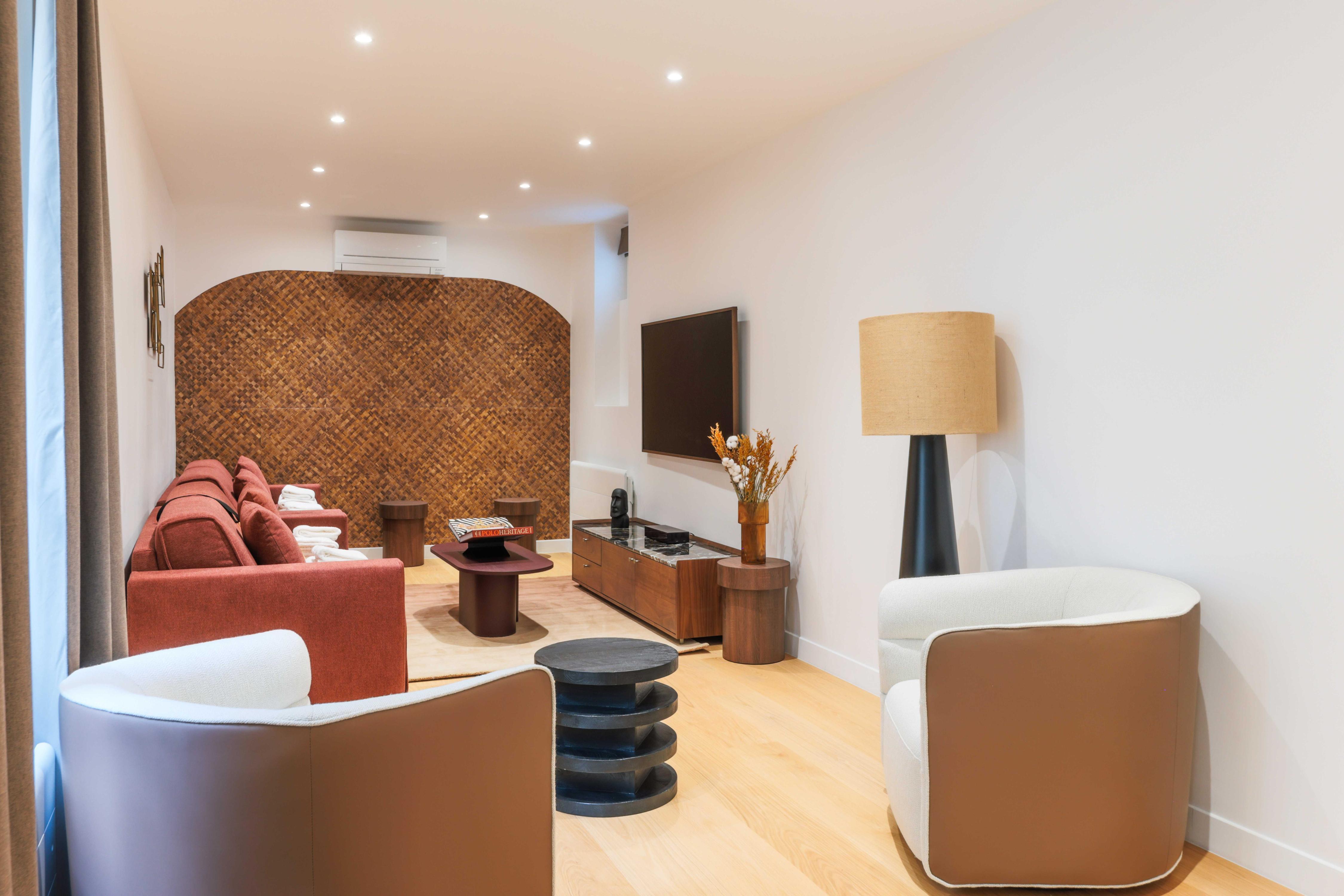 Magnificent apartment - 4BR/10P - Arc de Triomphe - Tap to explore photos