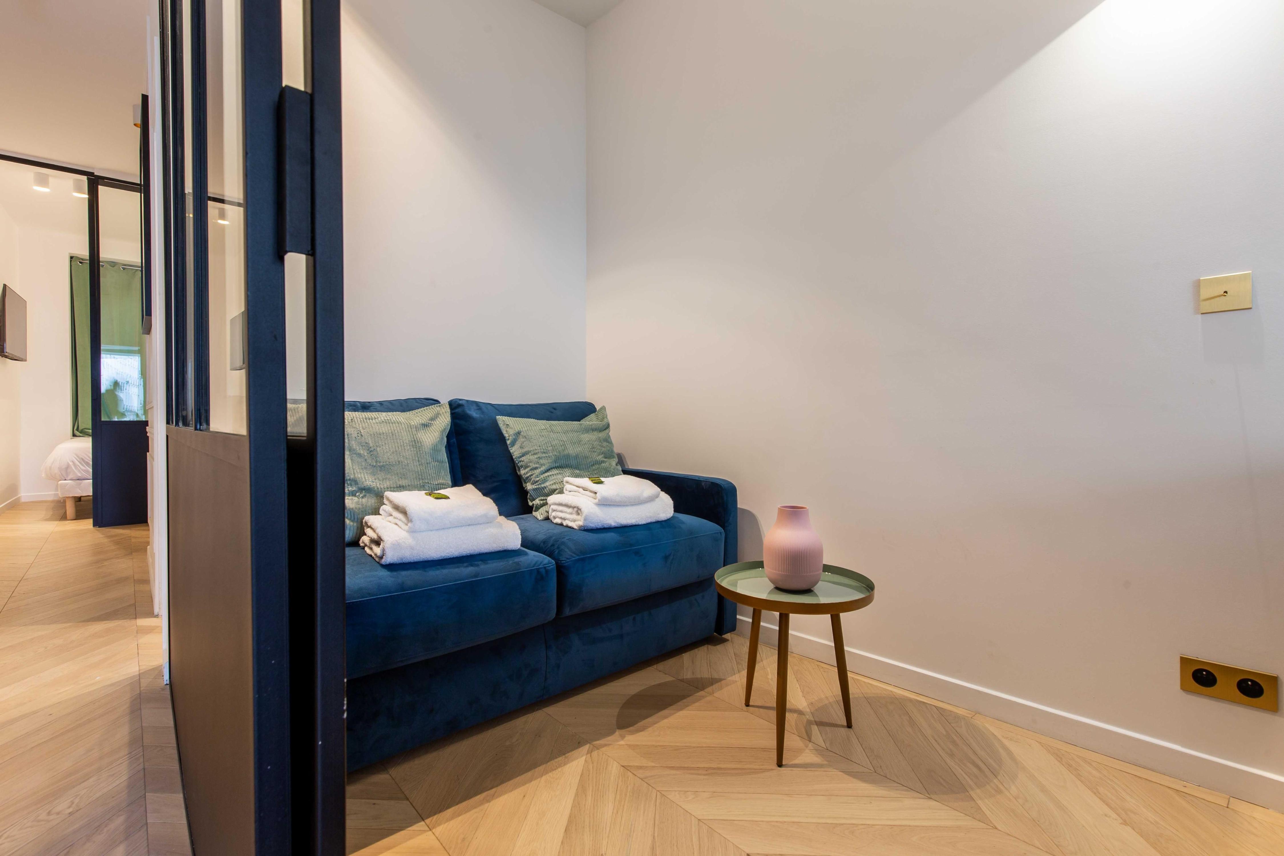 Modern apartment - 2BR/6P - Montorgueil - Tap to explore photos