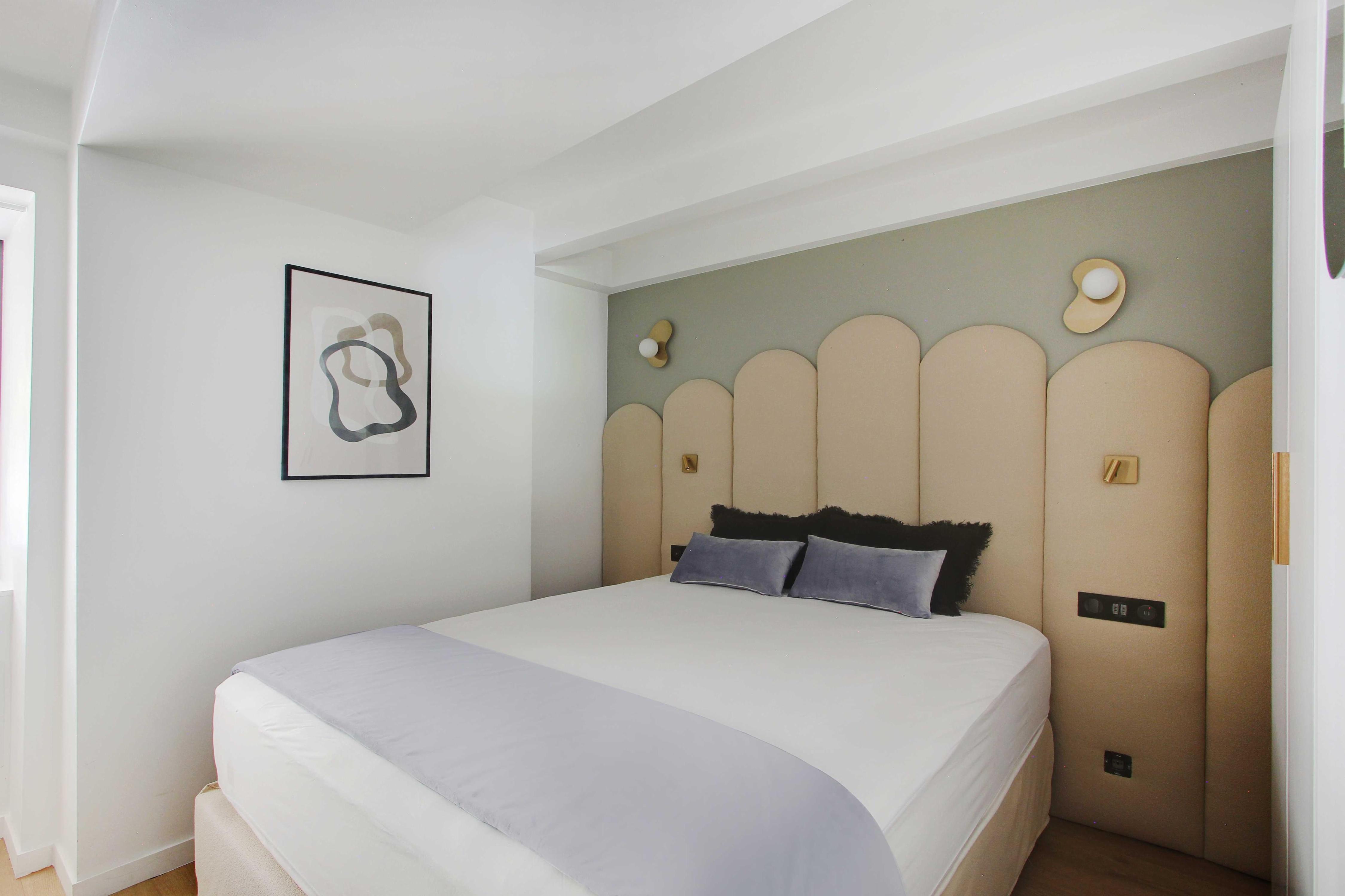 Stunning apartment - 3BR/8P - Place de la Nation - Tap to explore photos