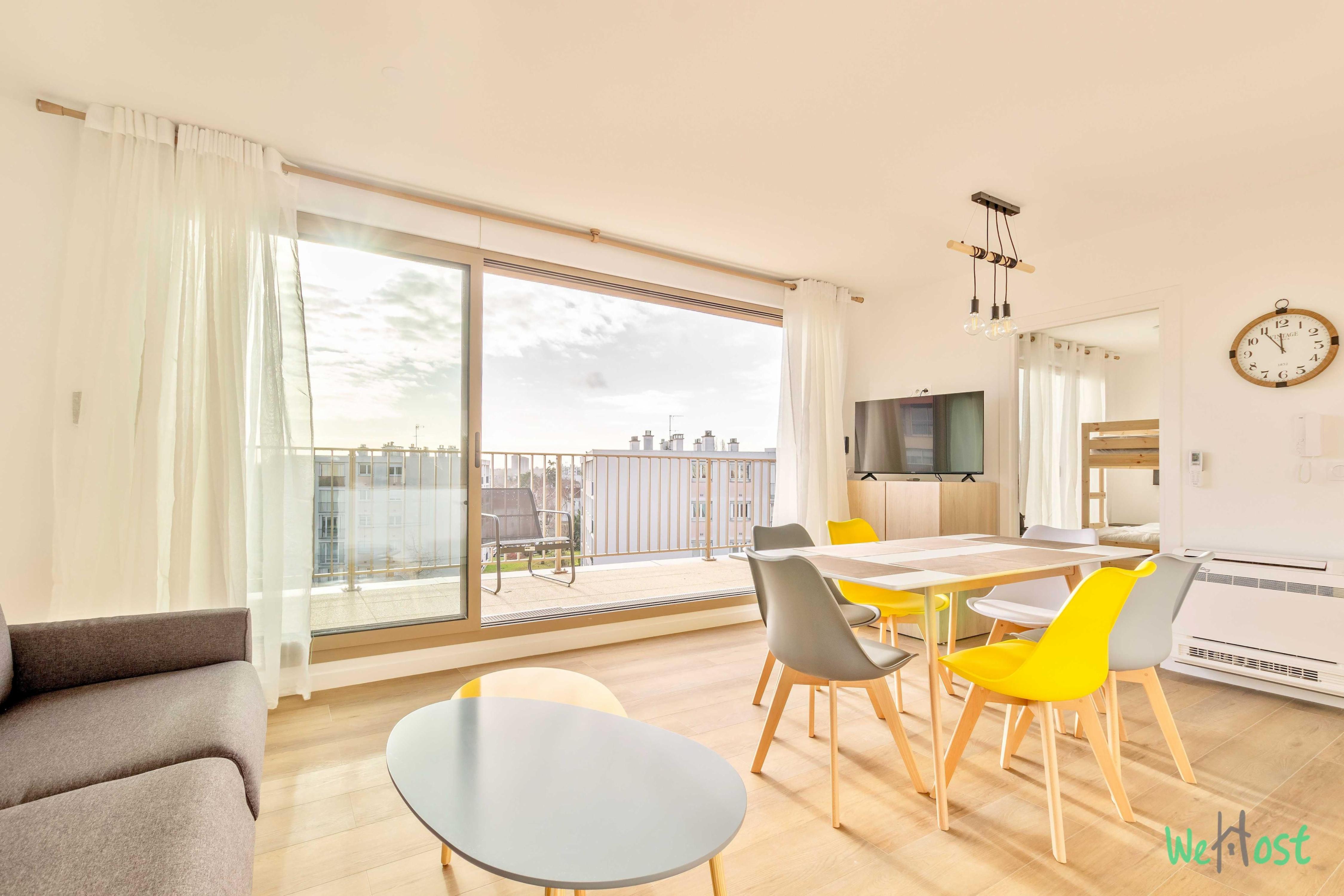 Modern Apt with Balcony -6P- Close to Disney/Paris - Tap to explore photos