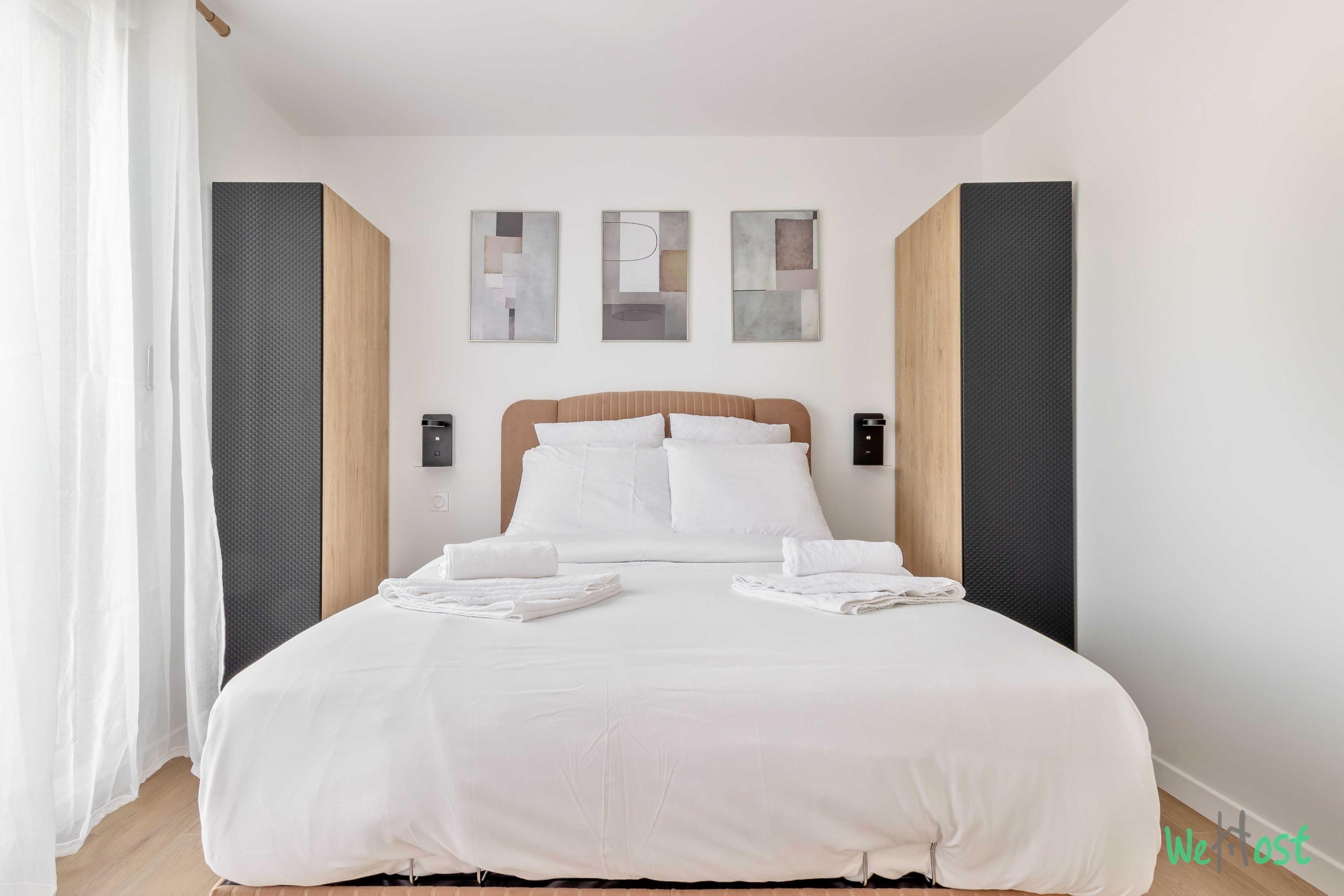 Modern Apt with Balcony -6P- Close to Disney/Paris - Tap to explore photos