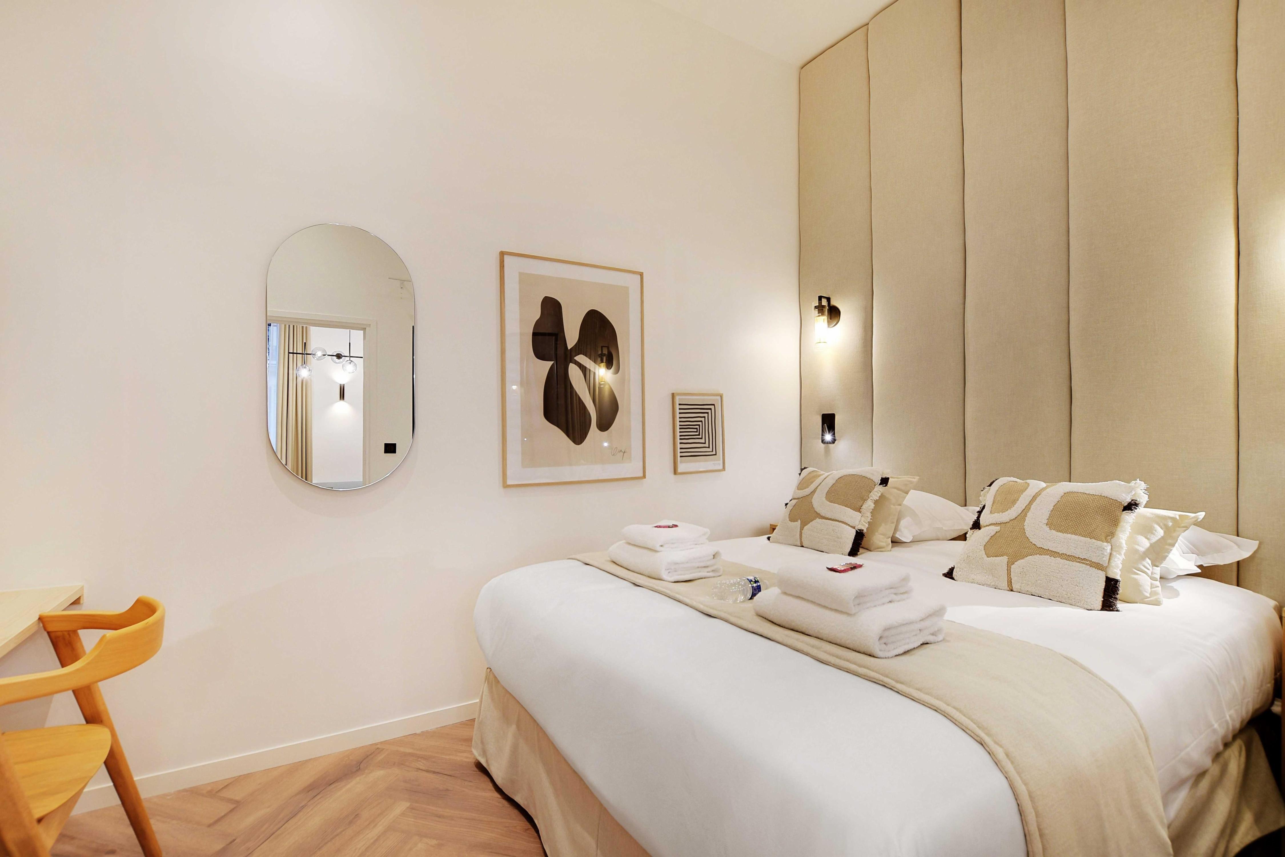 Chic apartment - 2BR/6P - Parc Monceau - Tap to explore photos