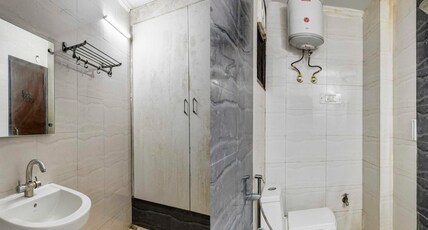 Super Townhouse Super Anmol Residency Room Type - Classic
