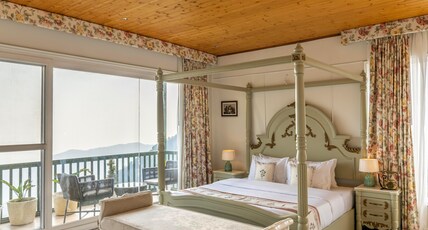 The English Country House Room Type - Victorian Suite