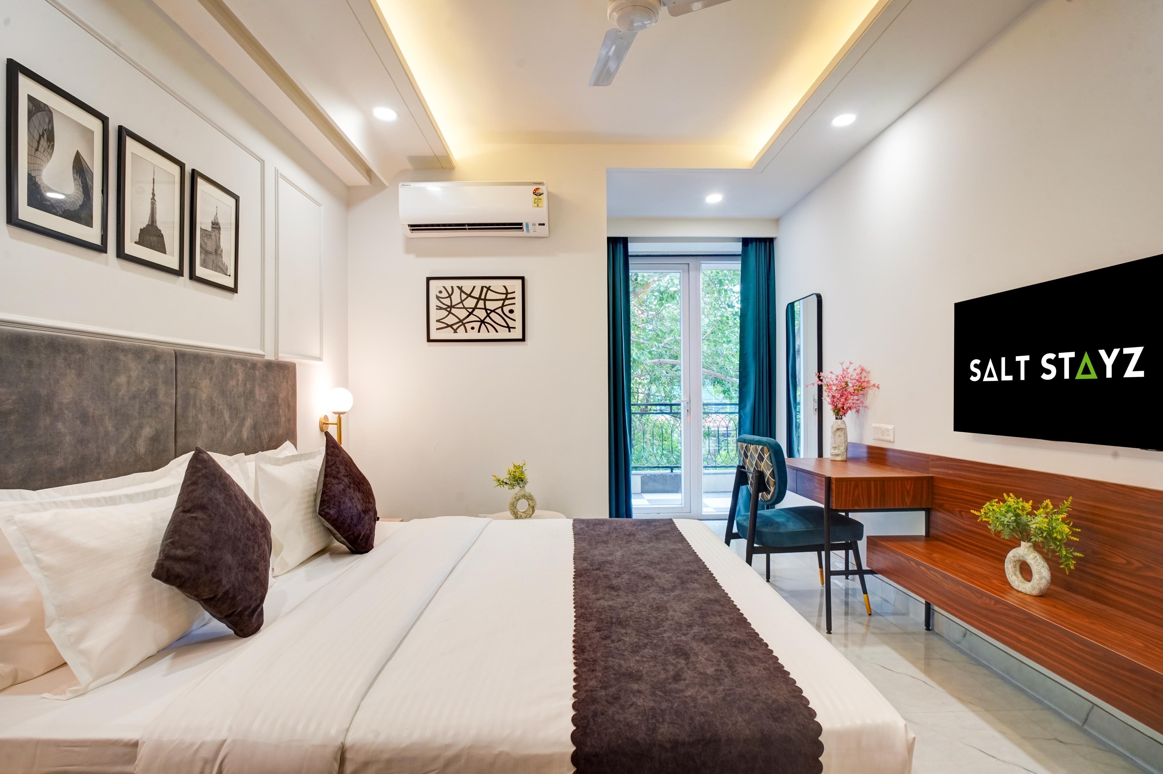 Saltstayz Premier - Arjun Marg & Golf Course Road - Tap to explore photos