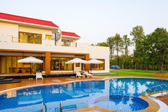 ELIVAAS Sanisa Farm | 3 BHK Farmhouse with Pvt Pool & Lush Garden