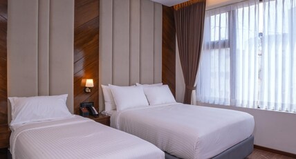 Paramos Meeds Room Type - Premium Twin