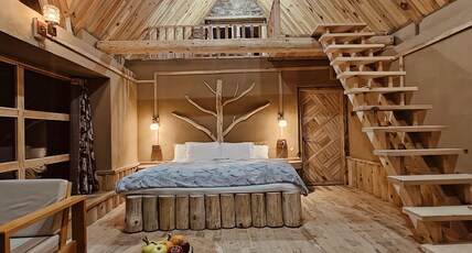 SHEPHERD LORE CAMPING/GLAMPING & RESORT Room Type - Luxury Duplex Cottage with Woodstove