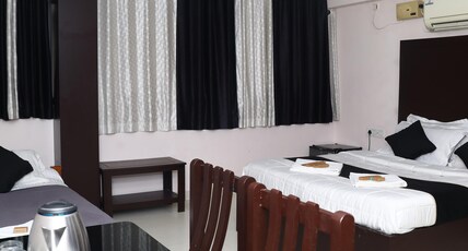 Erica Hotel International Room Type - Deluxe Triple Bed Room
