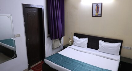 Shanti Seva Dham - Vrindavan Room Type - Deluxe Room