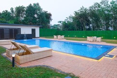 B Town Resort Near Infopark Kakkanad