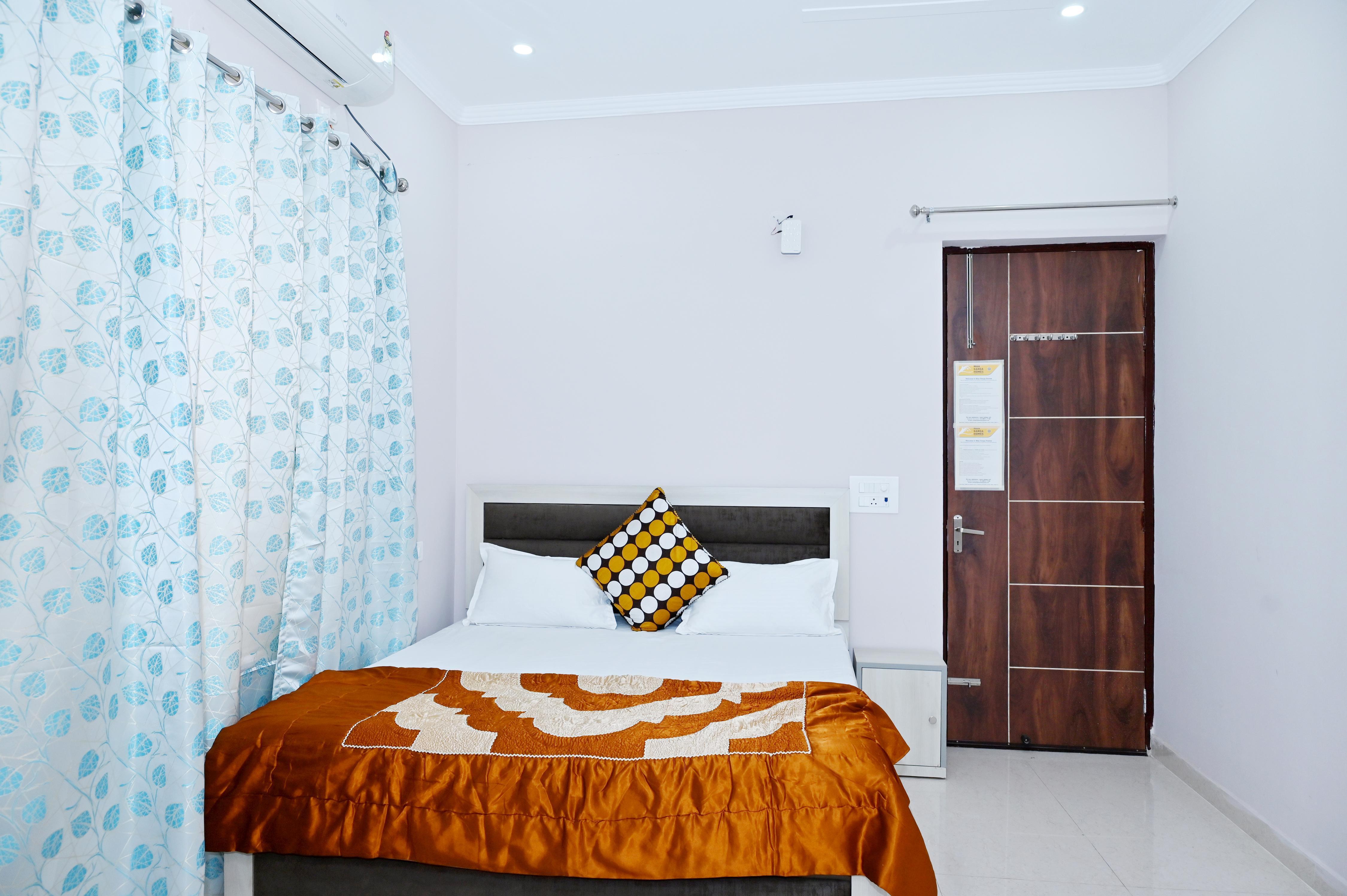 Maa Ganga Homes (No Unmarried couples) Room Type - Room No 303