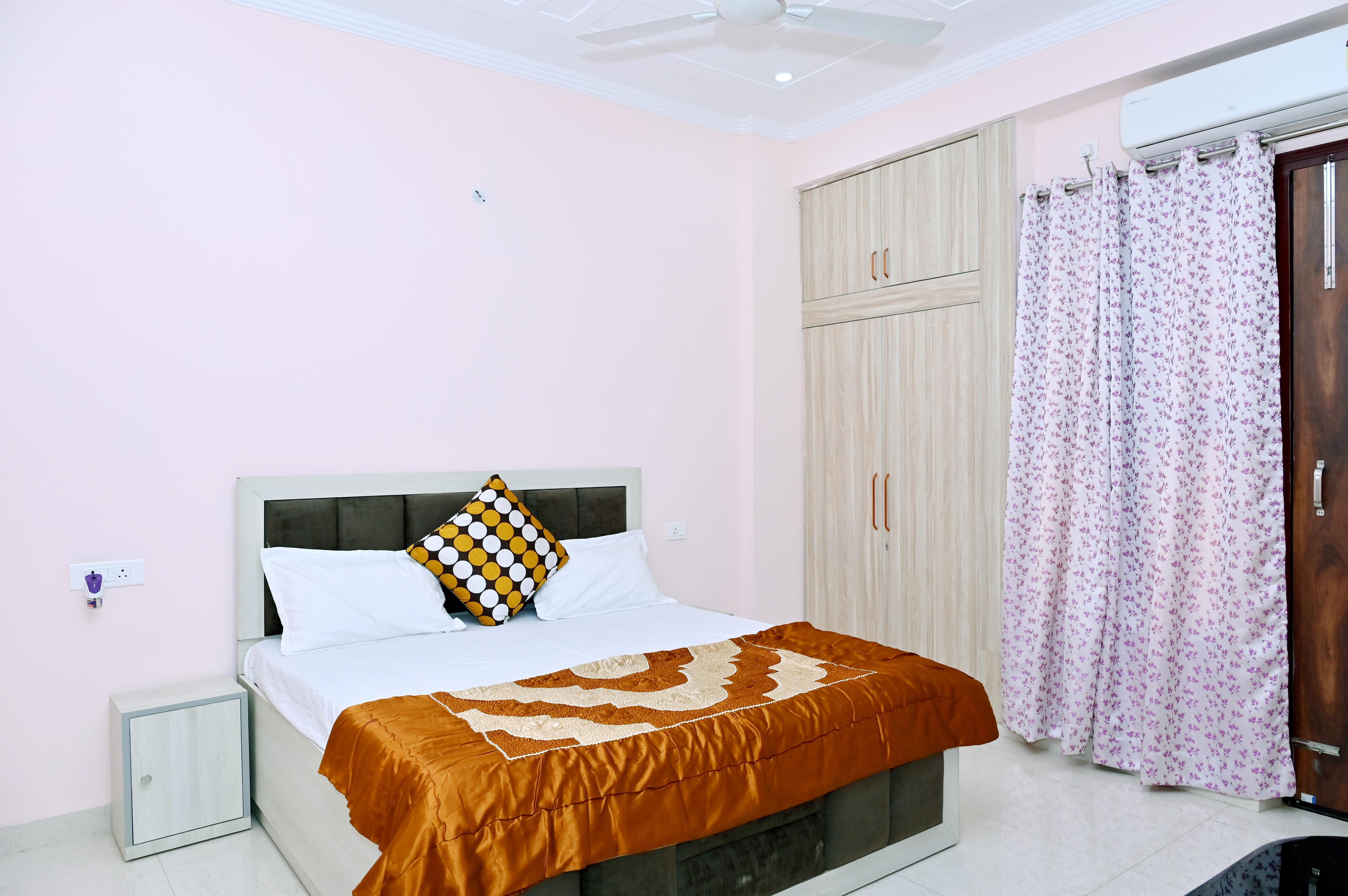 Maa Ganga Homes (No Unmarried couples) Room Type - Room No 201