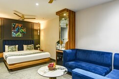 Hotel B-51 Gracia Model Town