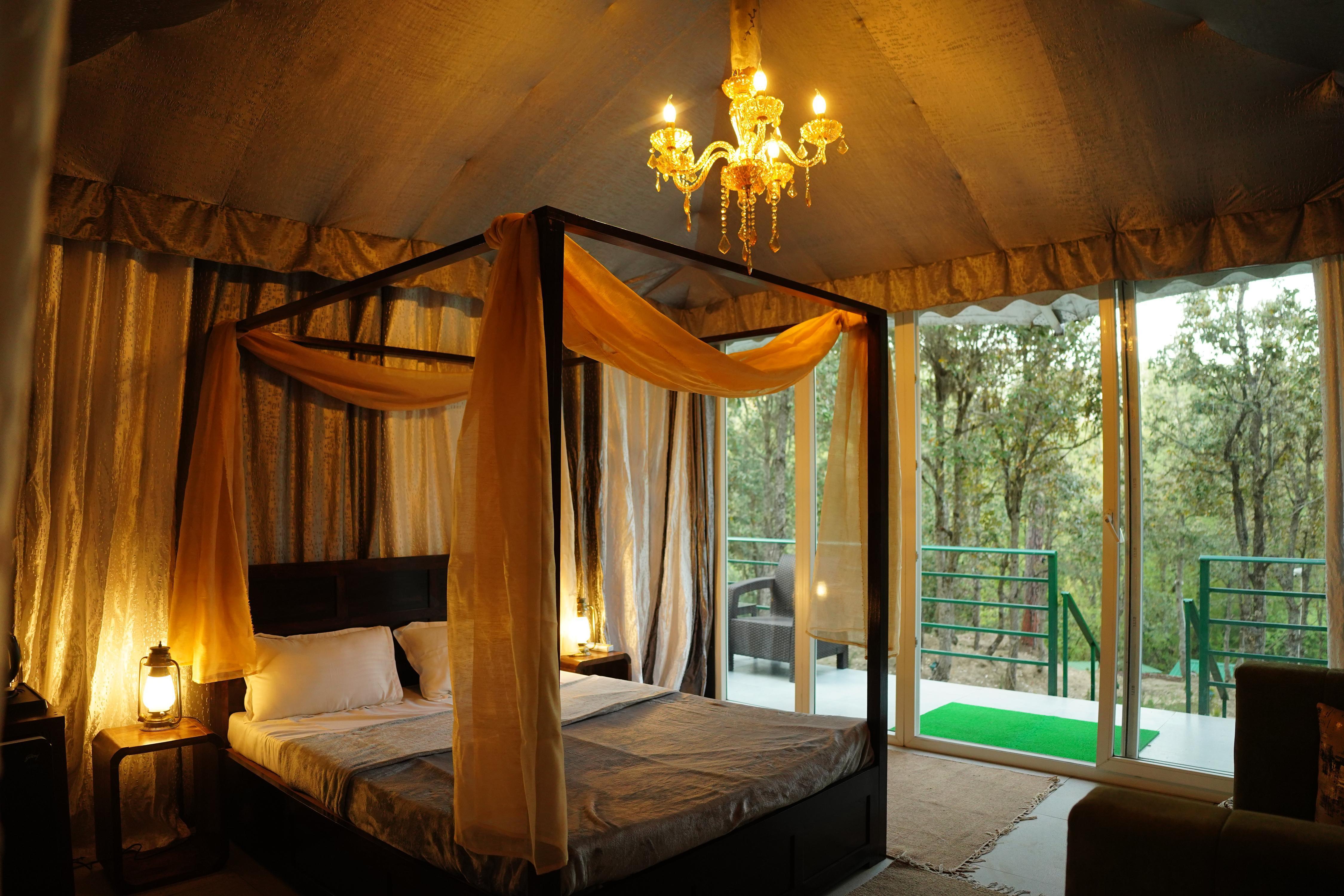 Lux Tents in Majkhali w Pool: Tarumarg (C&D) - Tap to explore photos