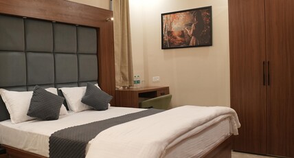 HOTEL VIRAT INN Room Type - DELUXE ROOM HOTEL VIRAT INN Room Type - DELUXE ROOM