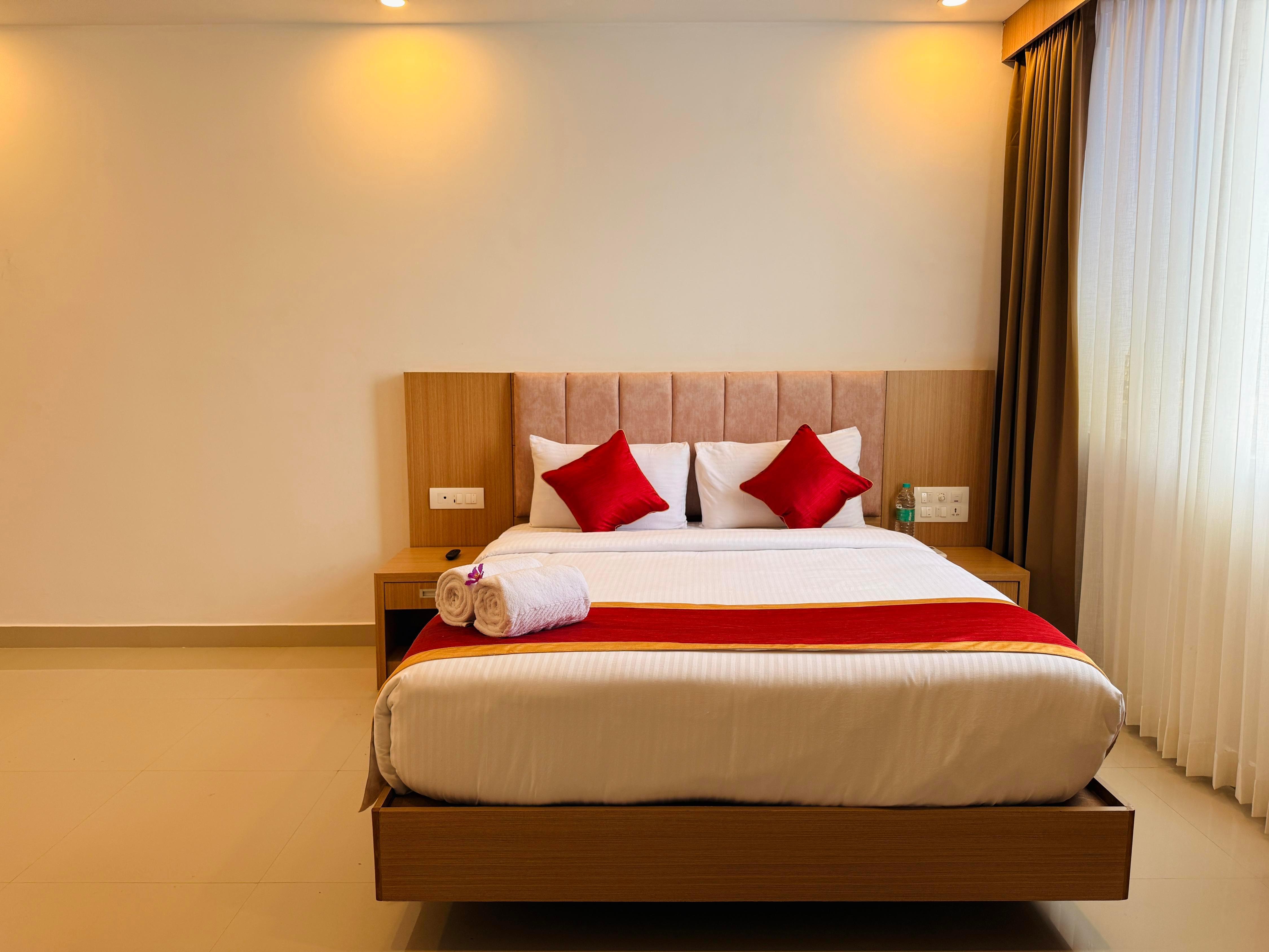 MOUNTAIN PASS HOTEL AND MOUNTAIN PASS RESIDENCY Room Type - EXECUTIVE
