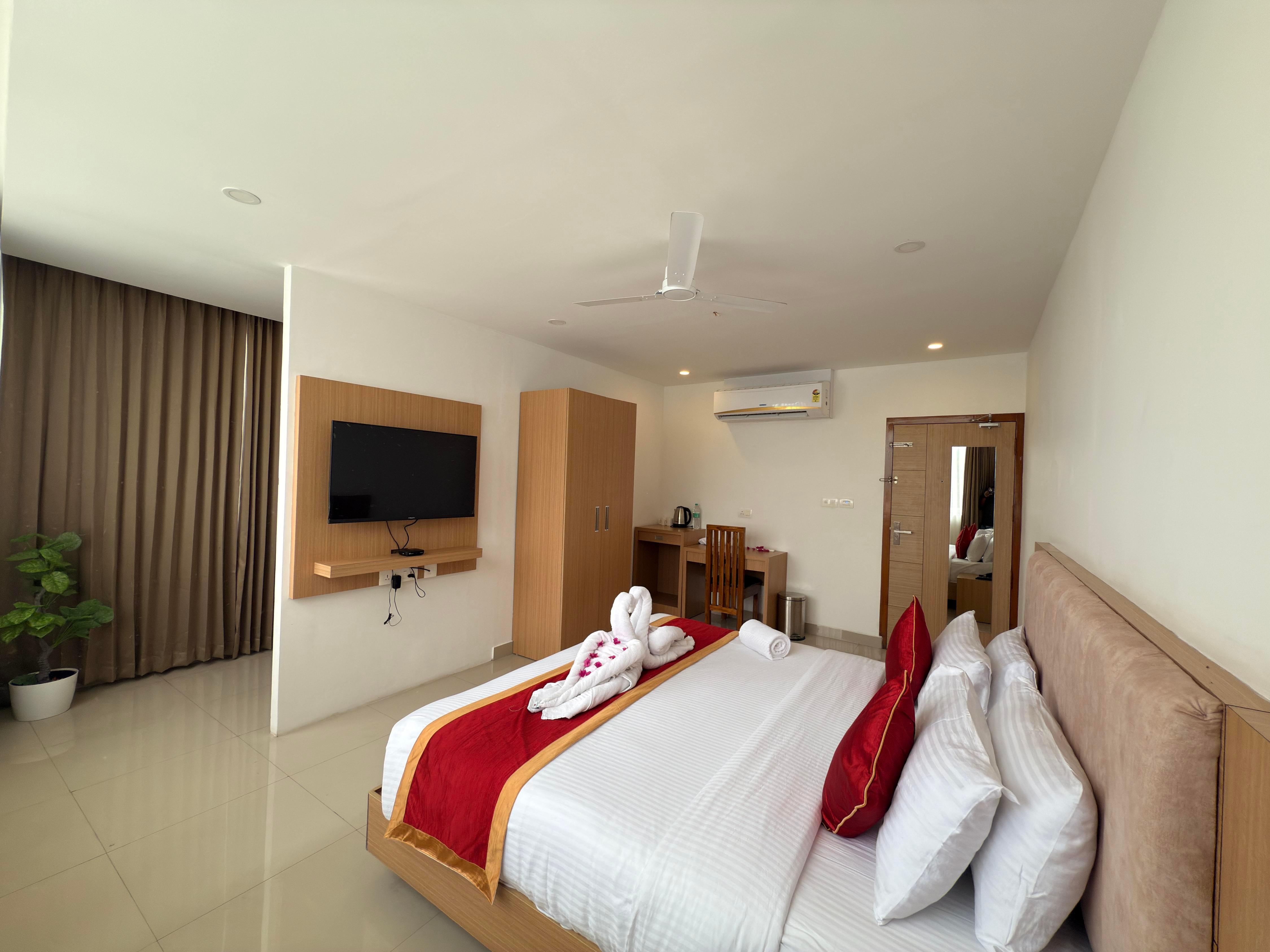 MOUNTAIN PASS HOTEL AND MOUNTAIN PASS RESIDENCY Room Type - DELUXE
