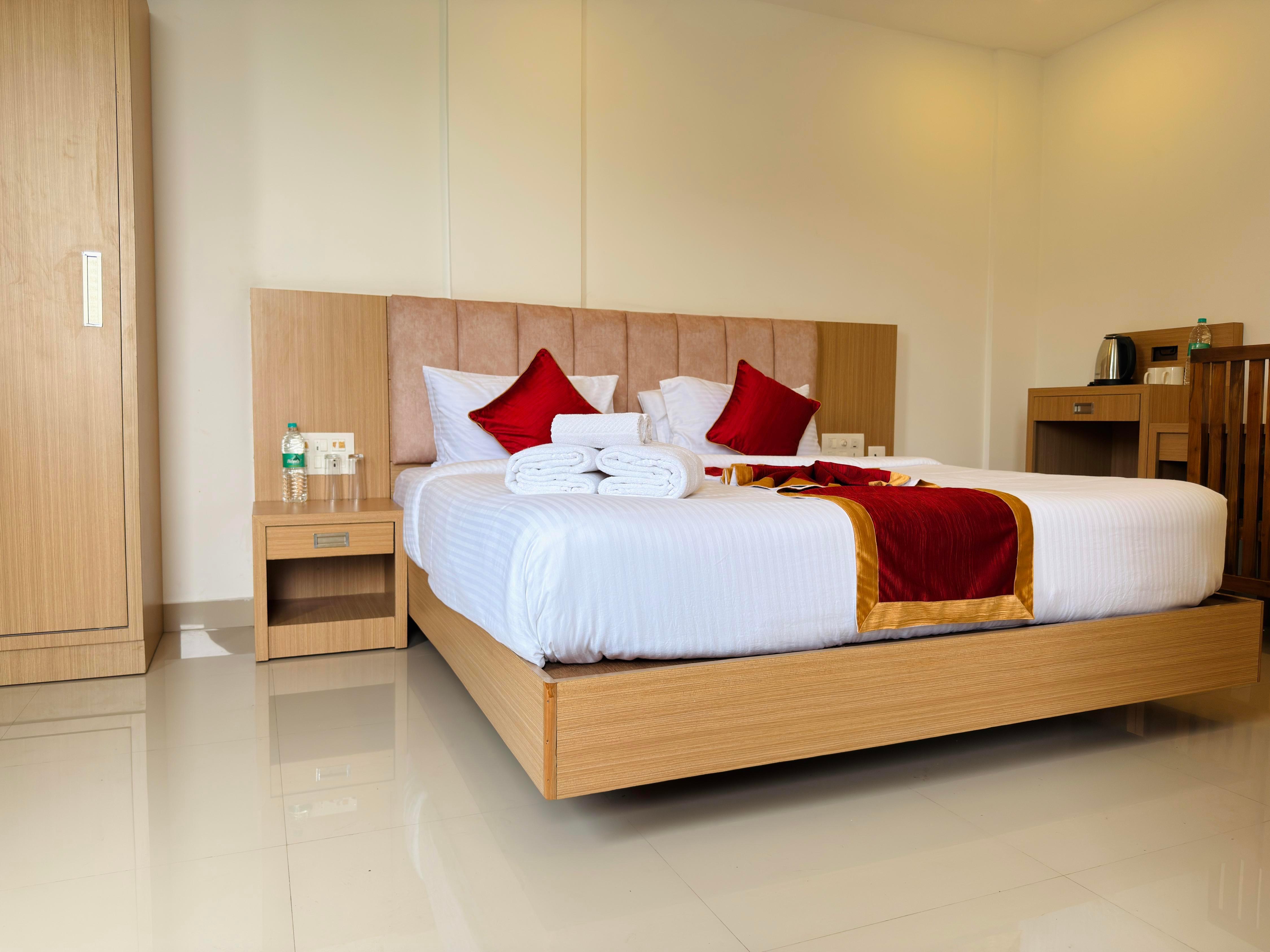 MOUNTAIN PASS HOTEL AND MOUNTAIN PASS RESIDENCY Room Type - SUITE