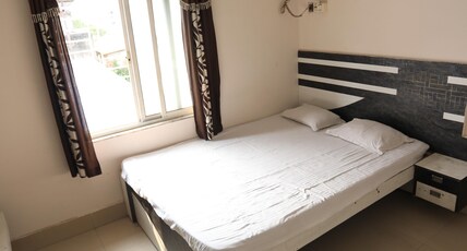 Deep Guest House Khidirpur Room Type - Double Bed Non AC