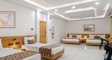 Vasu Palace Ayodhya Room Type - Mega Family Room