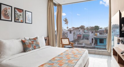 Vasu Palace Ayodhya Room Type - Superior Room