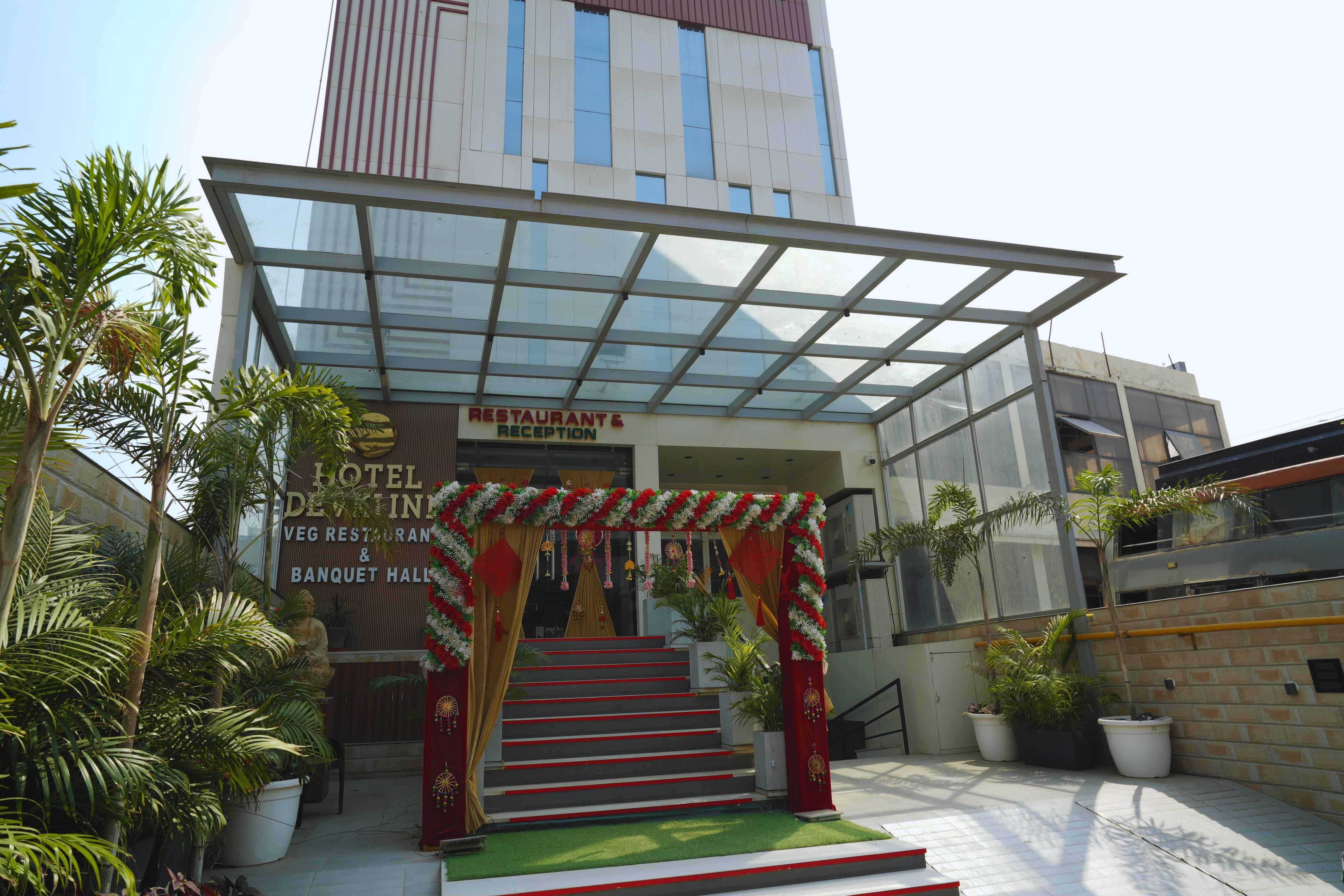 Hotel Devki Inn