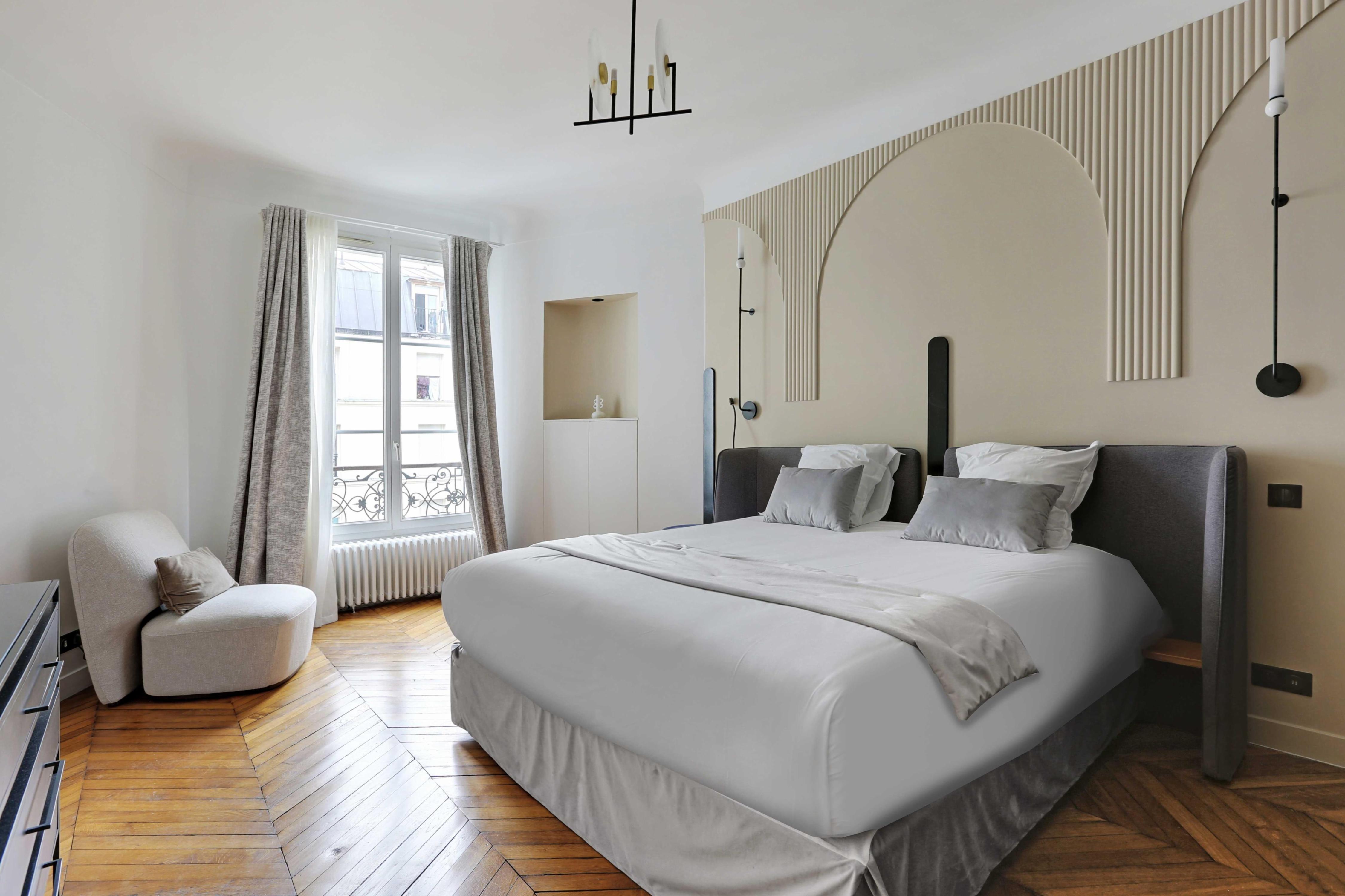 Elegant & Spacious Home - 3BR/6P - Republique - Tap to explore photos