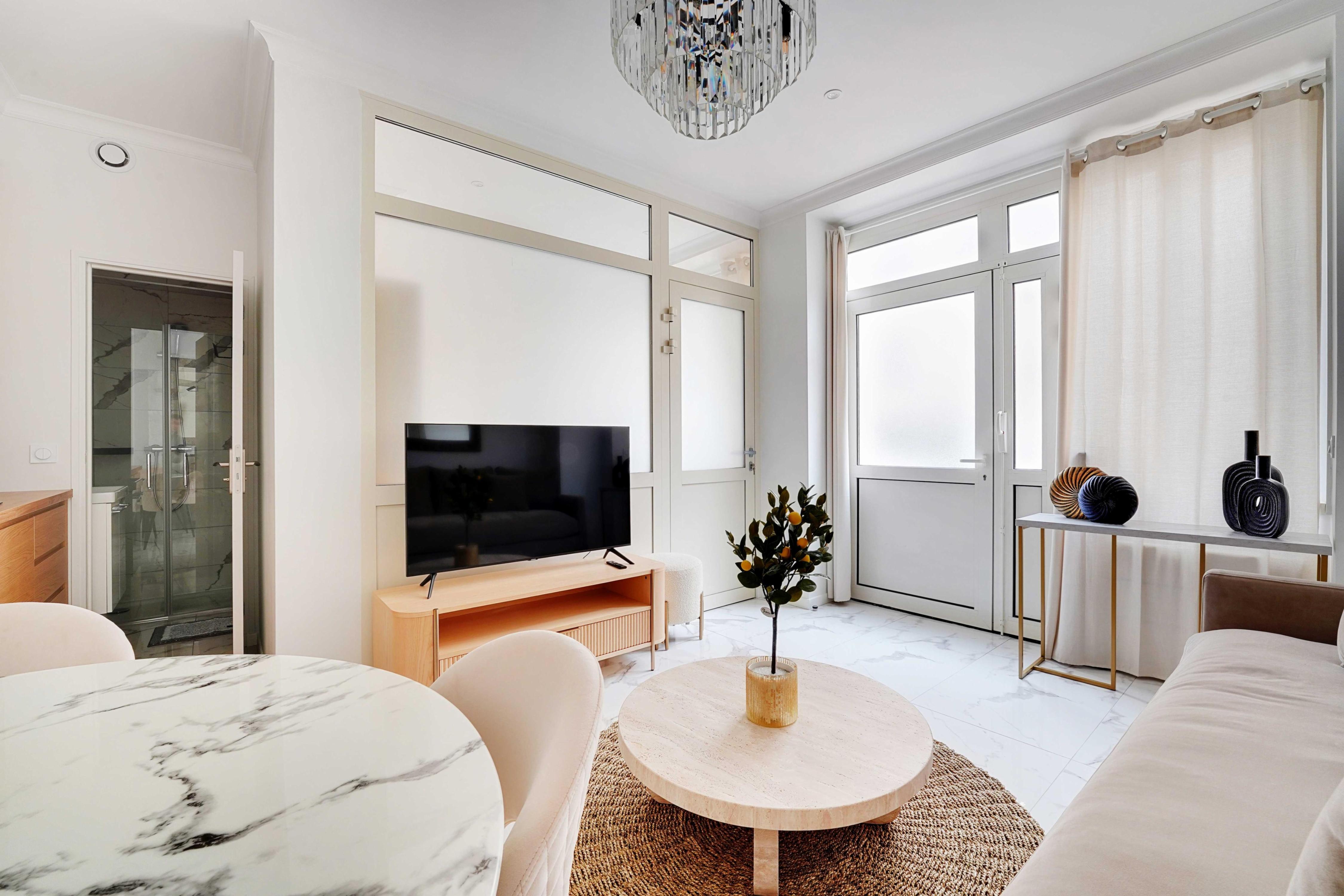 Cosy and Chic 1BR/4P- Eiffel Tower - Trocadero - Tap to explore photos
