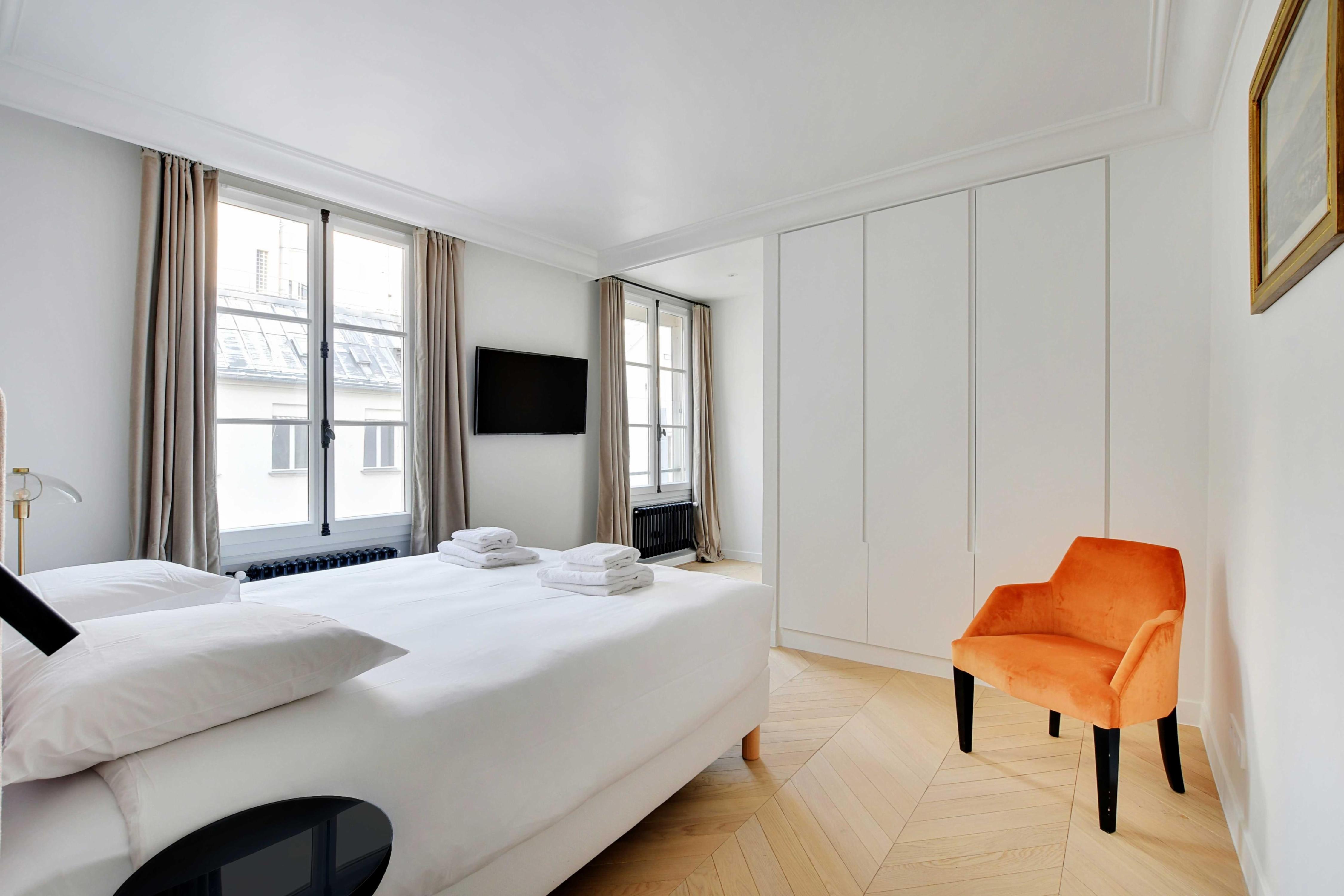 Luxury apartment - 3BR/6P - Elysee Palace - Tap to explore photos