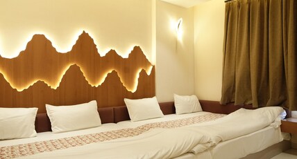 Hotel Shree Agrawal Palace Room Type - Luxury Family Room