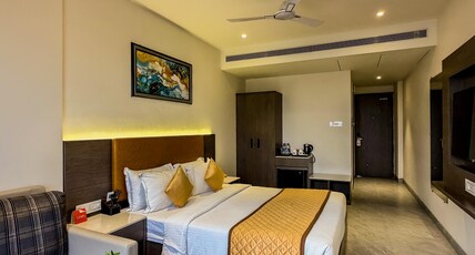 Zip By Spree Hotels Pandharpur Room Type - Deluxe King Room Zip By Spree Hotels Pandharpur Room Type - Deluxe King Room