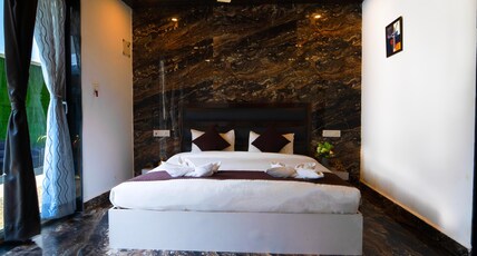 La Prince Suites Room Type - Premium Room with Bathtub