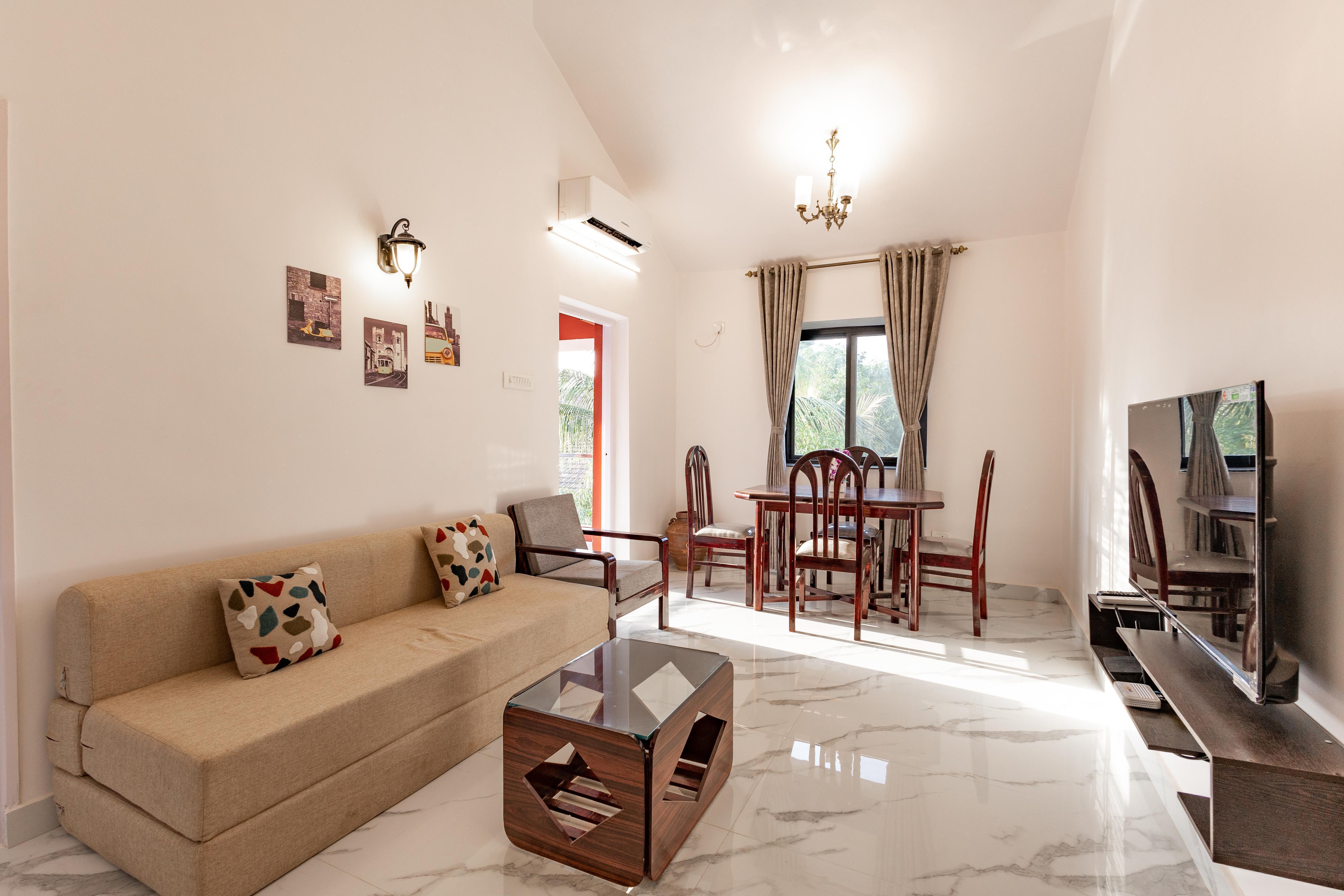 Modern 1BHK Condo, W/S. Pool, 3m. Walk To Beach - Tap to explore photos