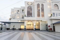 SU CASA Banquets & Hotel