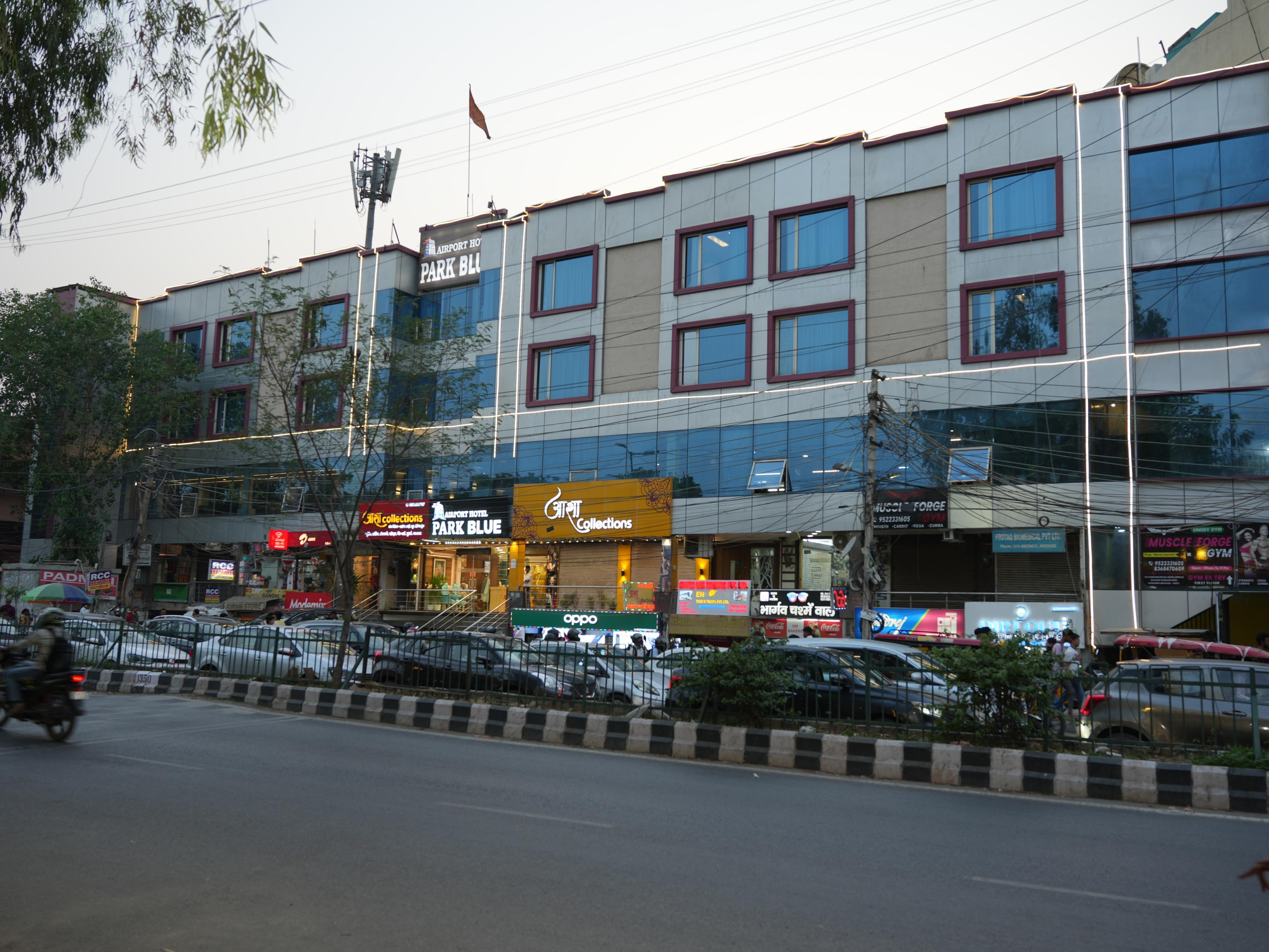 Yashobhoomi Hotel Park Blue @Delhi Airport By RMR