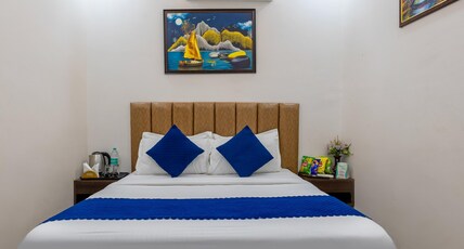 Mannat Green Hotel near Naraina Metro Station Room Type - Super Deluxe Room with Free Wifi