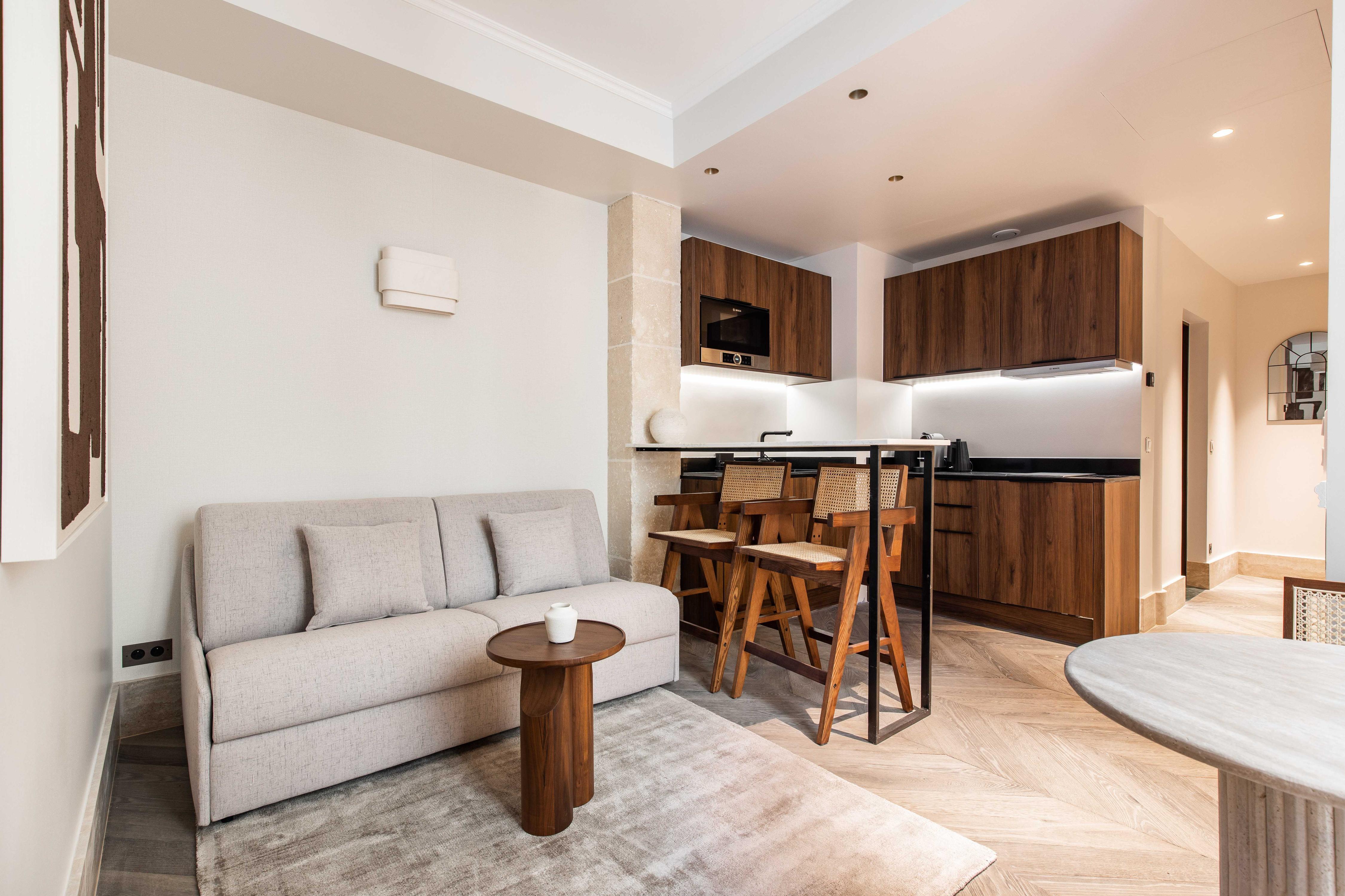 Elegant Apartment 1BR 4P Place Vendome - Tap to explore photos